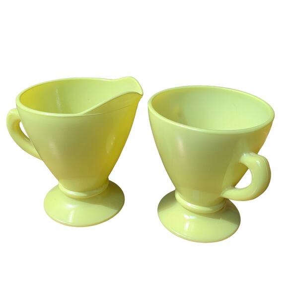 Vintage 1940s Hazel-Atlas Moderntone Platonite Bright Yellow Cream & Sugar Set - Picture 1 of 11